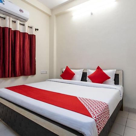 Oyo 18571 Ashoka Resort Indaur Kültér fotó