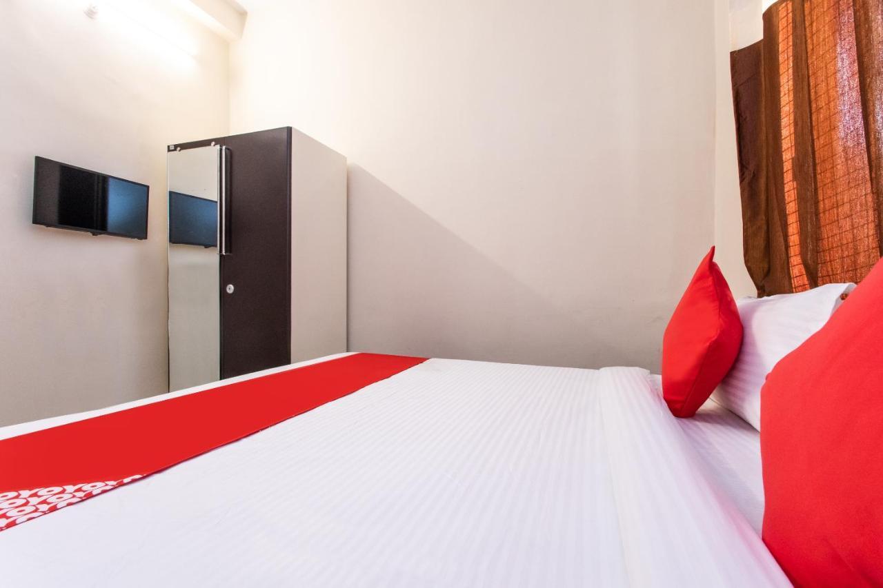 Oyo 18571 Ashoka Resort Indaur Kültér fotó