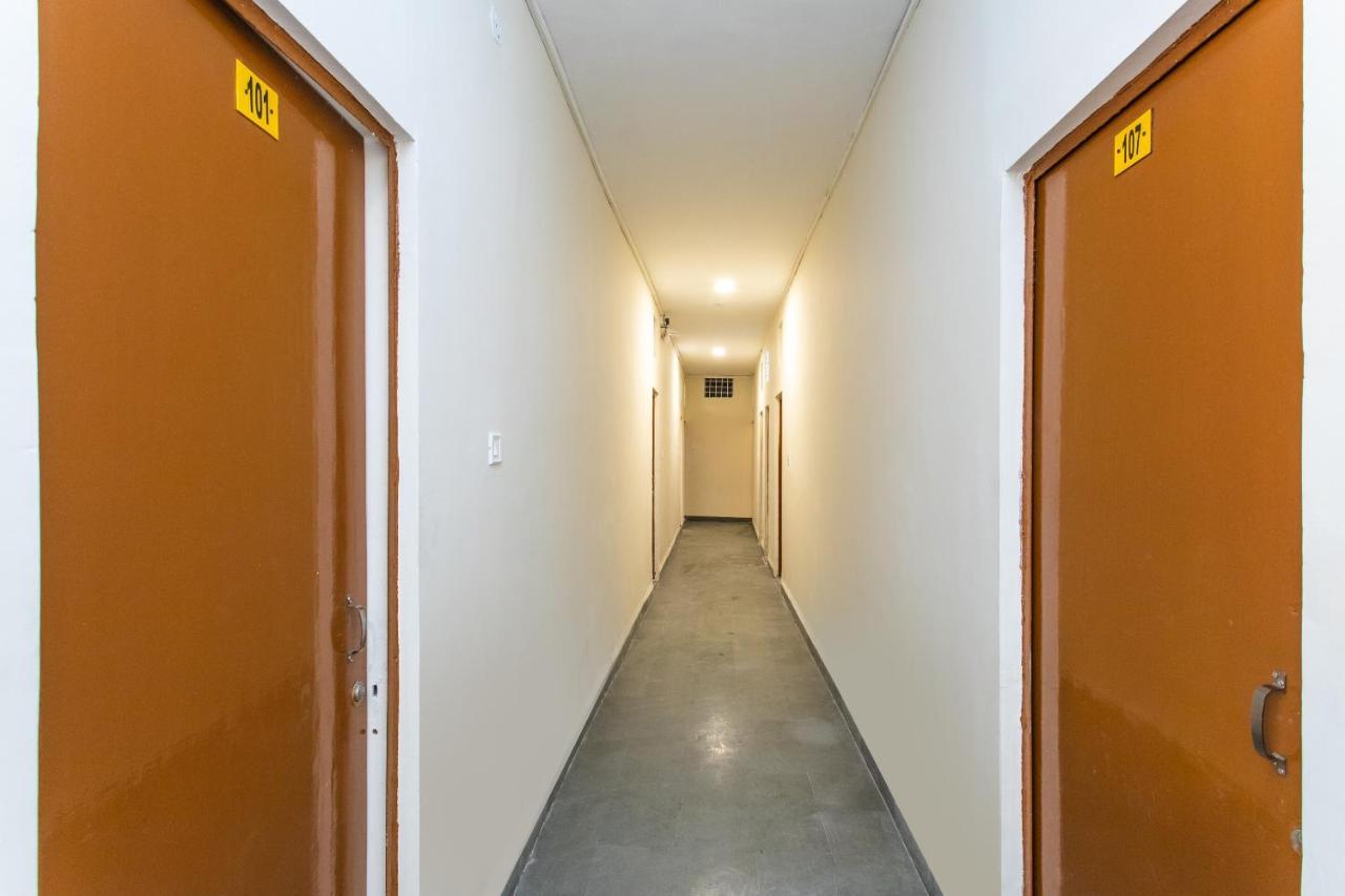 Oyo 18571 Ashoka Resort Indaur Kültér fotó